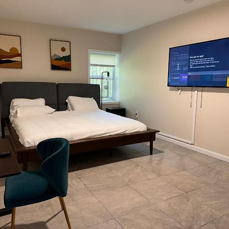Cosy Bedroom 6 Minutes To Ewr Prudential Hotels Pen Station Newark Exterior photo