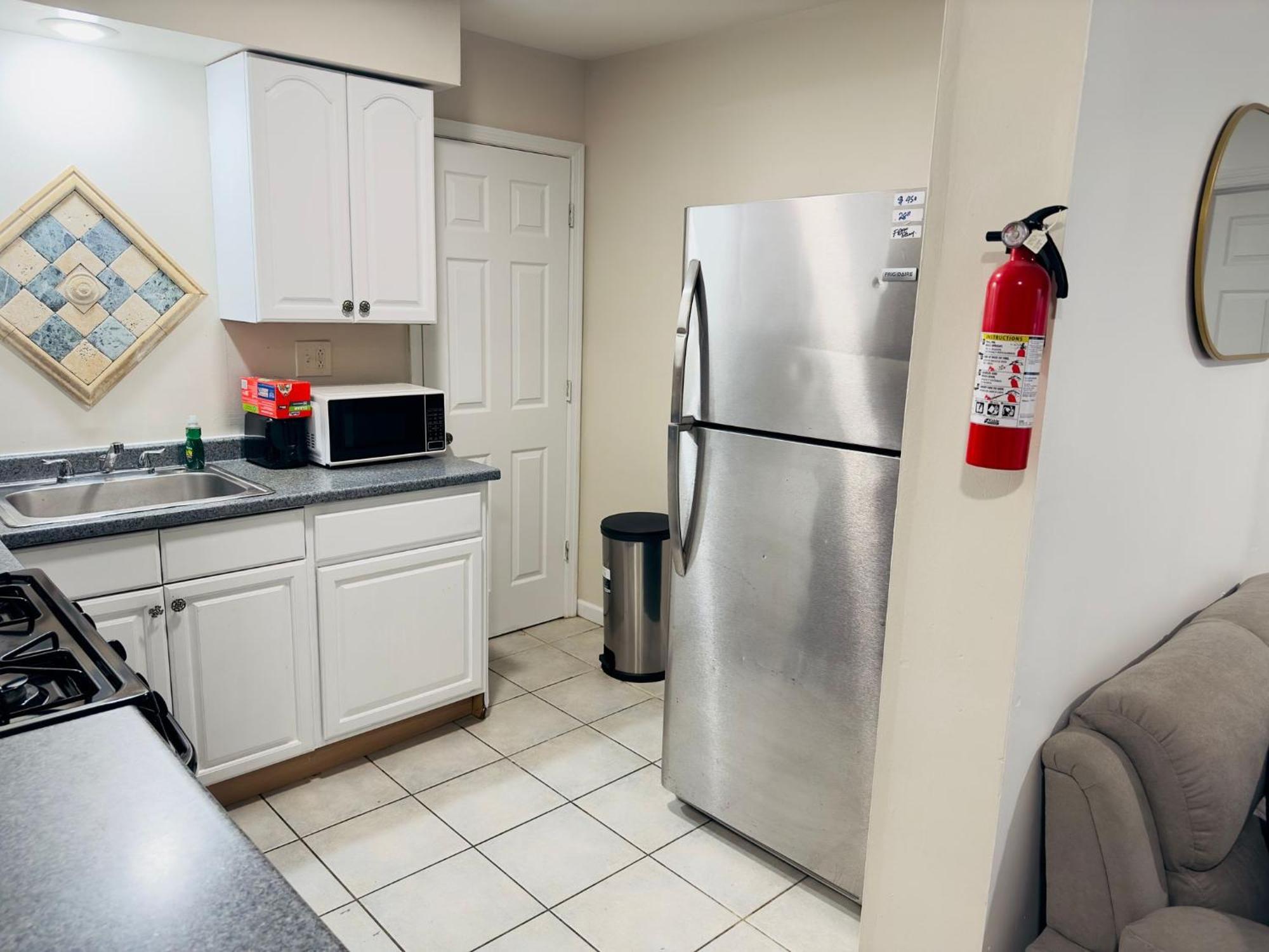 Cosy Bedroom 6 Minutes To Ewr Prudential Hotels Pen Station Newark Exterior photo