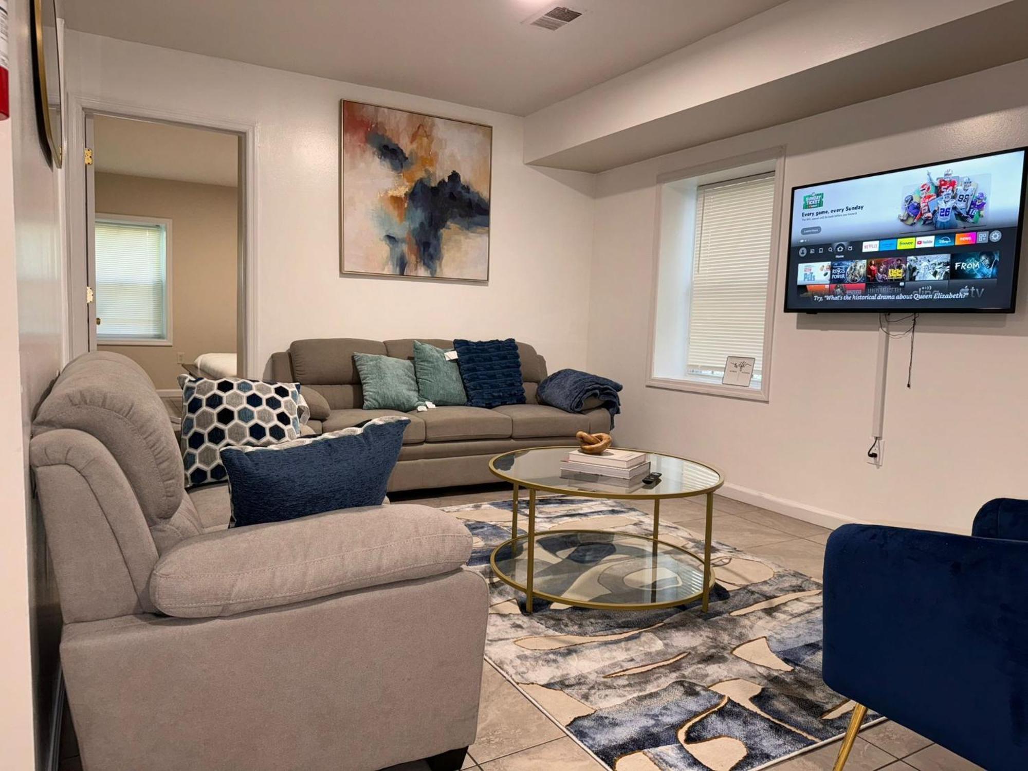 Cosy Bedroom 6 Minutes To Ewr Prudential Hotels Pen Station Newark Exterior photo