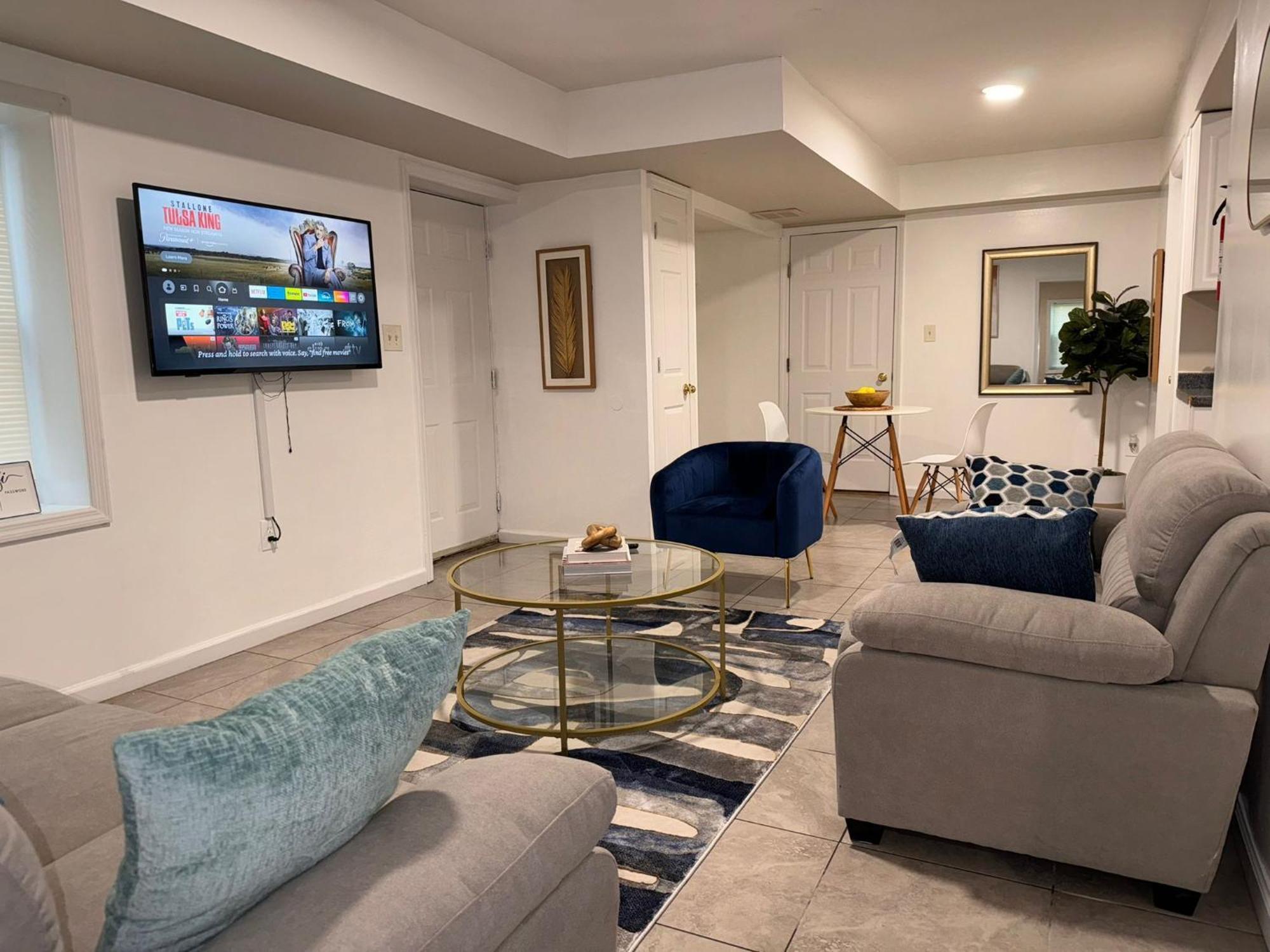 Cosy Bedroom 6 Minutes To Ewr Prudential Hotels Pen Station Newark Exterior photo